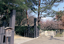 亀山城の正面入口